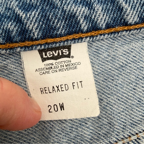 Levi's Light Wash Baggy Jorts Size 20 - Picture 4 of 8